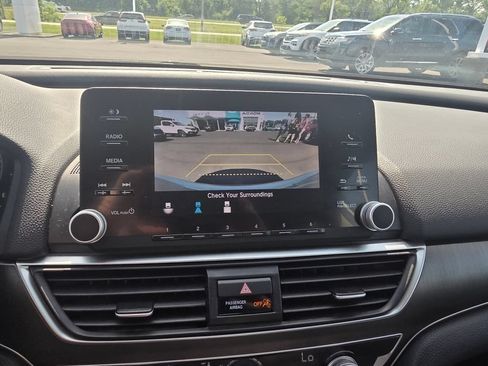 Certified 2018 Honda Accord LX image 15