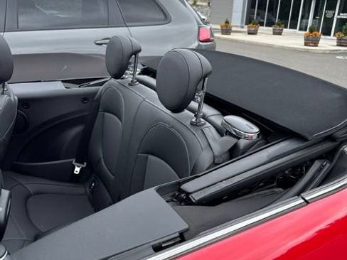 Used 2021 MINI Cooper S w/ Signature Upholstery Package FWD image 12