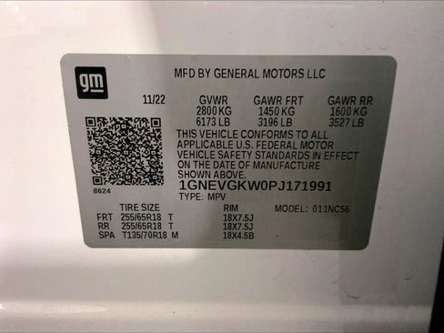 Used 2023 Chevrolet Traverse LT image 32