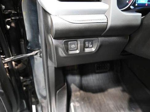 Used 2021 GMC Acadia SLE w/ Driver Convenience Package FWD image 25