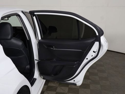 Used 2024 Toyota Camry SE image 21