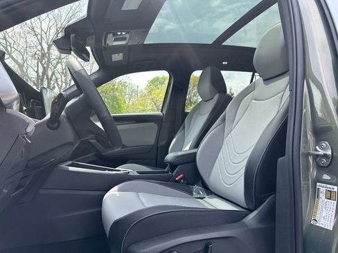 New 2026 Volkswagen Tiguan SE R-Line AWD/4WD image 3