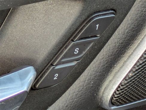 Used 2021 RAM 1500 Laramie image 31