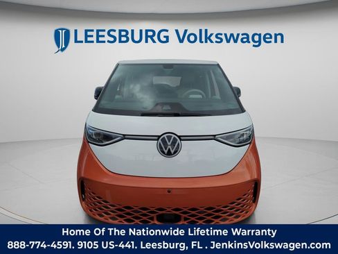Used 2025 Volkswagen ID. Buzz Pro S Plus RWD image 10