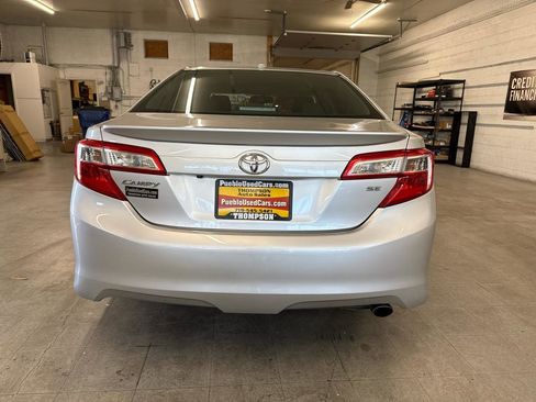 Used 2012 Toyota Camry SE w/ Leather Pkg FWD image 3