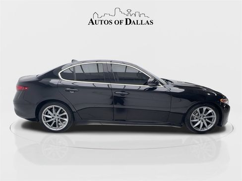 Used 2019 Alfa Romeo Giulia image 7