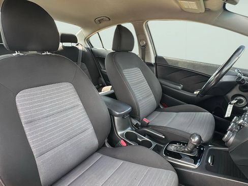 Used 2018 Kia Forte S FWD image 22