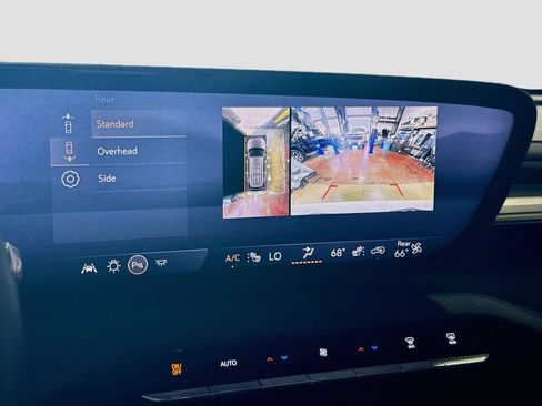 Used 2025 Buick Enclave Preferred FWD image 14