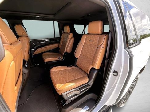 Used 2024 Cadillac Escalade ESV Sport w/ LPO, ONYX Package image 28