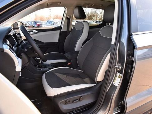 New 2025 Volkswagen Taos SE image 19