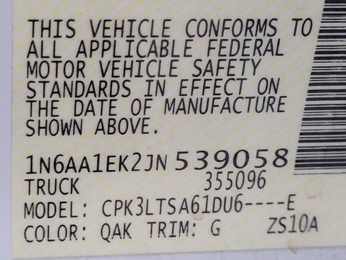 Used 2018 Nissan Titan SV image 33