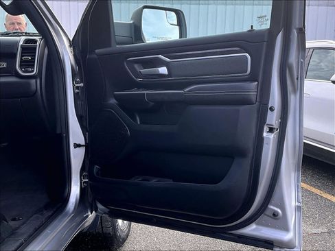 Used 2019 RAM 1500 Big Horn image 12