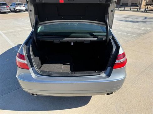 Used 2013 Mercedes-Benz E 350 4MATIC Sedan image 8