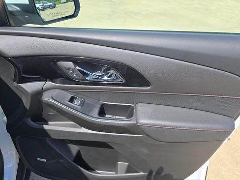 Used 2023 Chevrolet Traverse RS w/ LPO, Floor Liner Package AWD/4WD image 16