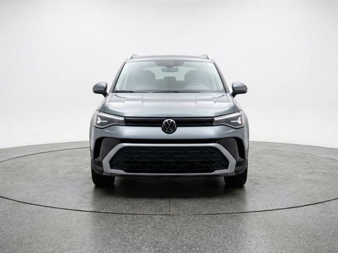 Used 2025 Volkswagen Taos SE FWD image 2