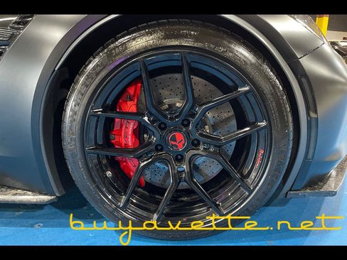 Used 2016 Chevrolet Corvette Z06 w/ 3LZ Preferred Equipment Group RWD image 9