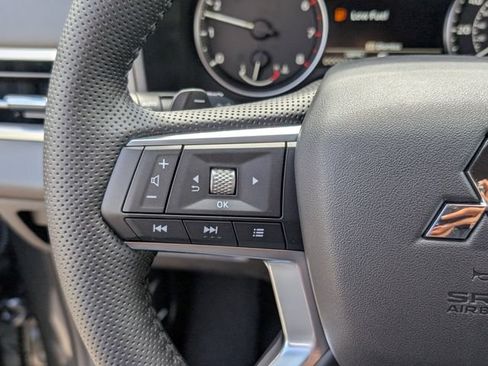 New 2026 Mitsubishi Outlander LE FWD image 16