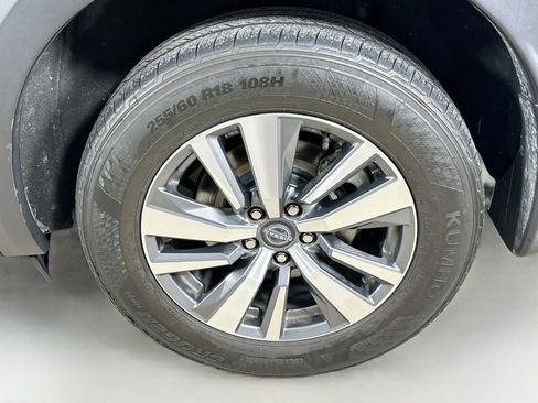 Used 2023 Nissan Pathfinder SL AWD/4WD image 38
