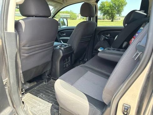 Used 2020 Nissan Titan SV w/ SV Convenience Package AWD/4WD image 11