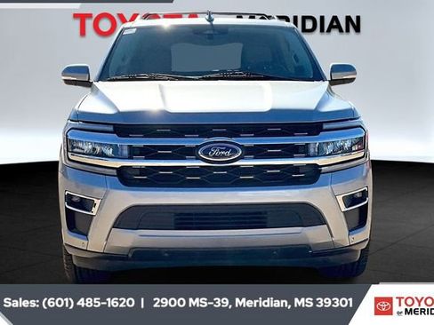 Used 2022 Ford Expedition Limited image 3