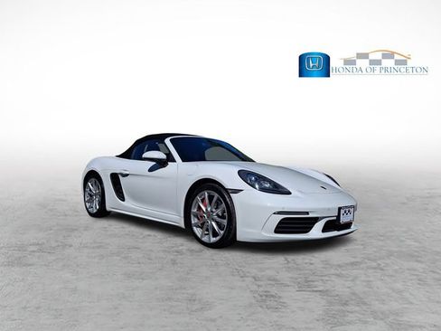 Used 2018 Porsche 718 Boxster S RWD image 2