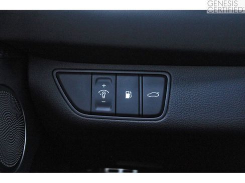 Used 2023 Genesis G70 2.0T w/ Sport Prestige Package image 23