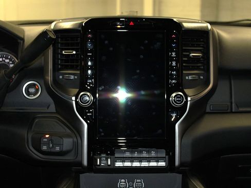 New 2026 RAM 2500 Big Horn AWD/4WD image 10
