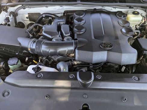 Used 2020 Toyota 4Runner 4WD image 36