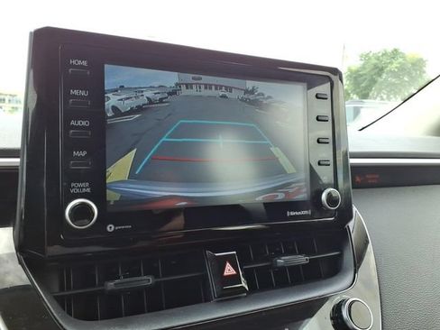 Used 2022 Toyota Corolla LE FWD image 19