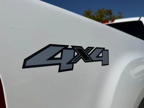 Used 2011 GMC Sierra 2500 SLT w/ SLT Convenience Package image 35