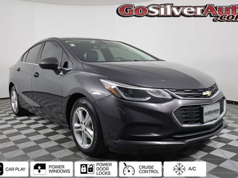 Used 2017 Chevrolet Cruze LT image 1