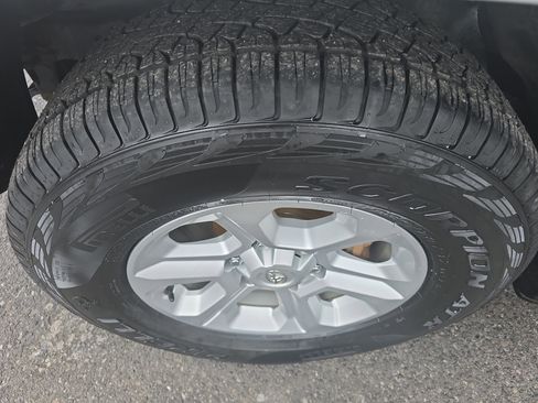 Used 2022 Toyota 4Runner SR5 Premium image 11