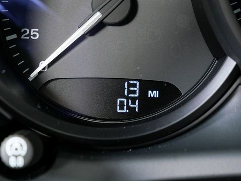 New 2026 Porsche Macan AWD image 12