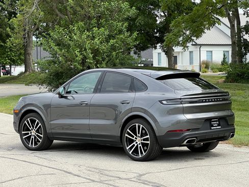 Certified 2024 Porsche Cayenne Coupe AWD/4WD image 3