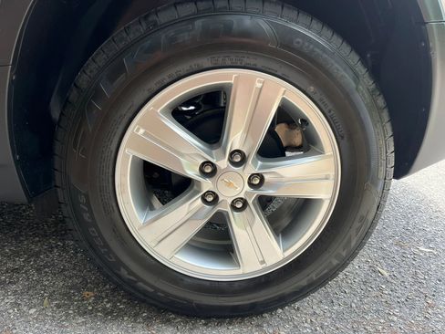 Used 2022 Chevrolet Trax LS w/ Tint and Cruise Package FWD image 9