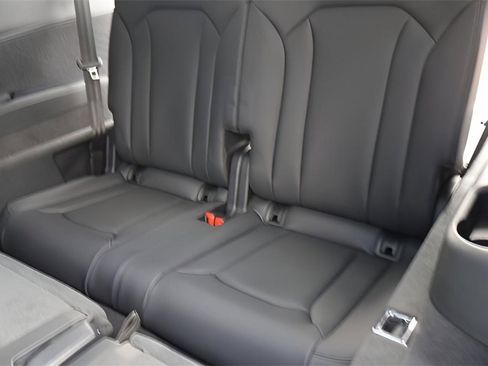 New 2025 Audi Q7 3.0T Premium Plus image 18