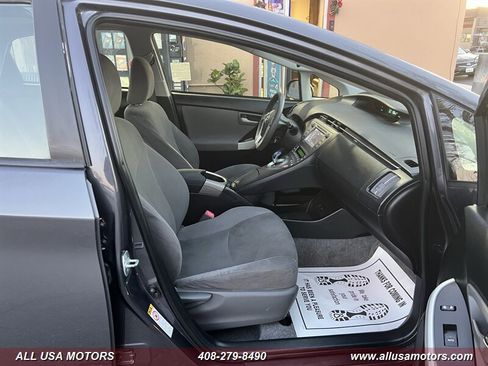 Used 2013 Toyota Prius Three w/ Solar Roof Pkg image 28