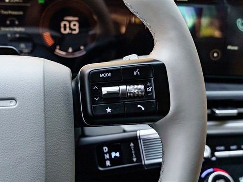 New 2025 Hyundai Santa Fe SEL image 13