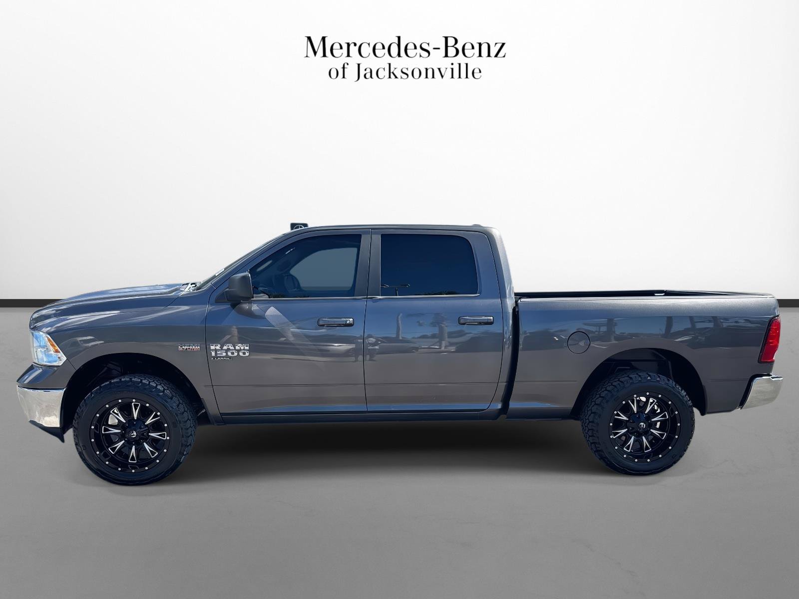 Used 2020 RAM 1500 Classic SLT AWD/4WD image 6