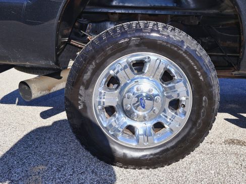 Used 2014 Ford F350 Lariat w/ Lariat Ultimate Package image 32