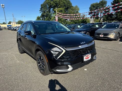 Used 2023 Kia Sportage EX AWD/4WD image 3