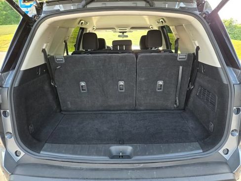 Used 2025 Nissan Pathfinder SV AWD/4WD image 16