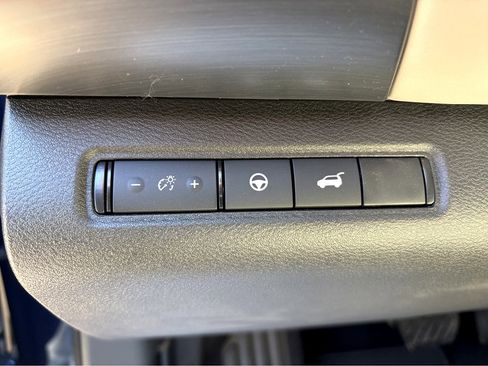 New 2026 Nissan Pathfinder SL image 15