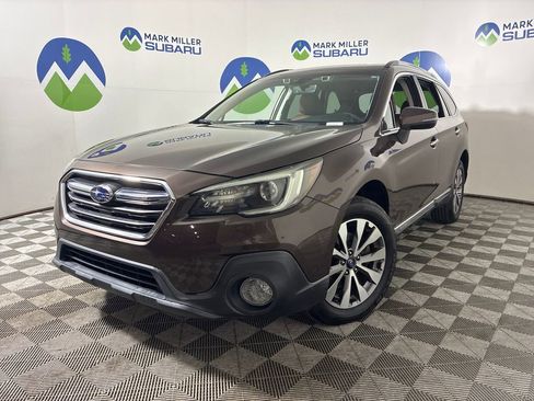 Used 2019 Subaru Outback 2.5i Touring AWD/4WD image 4