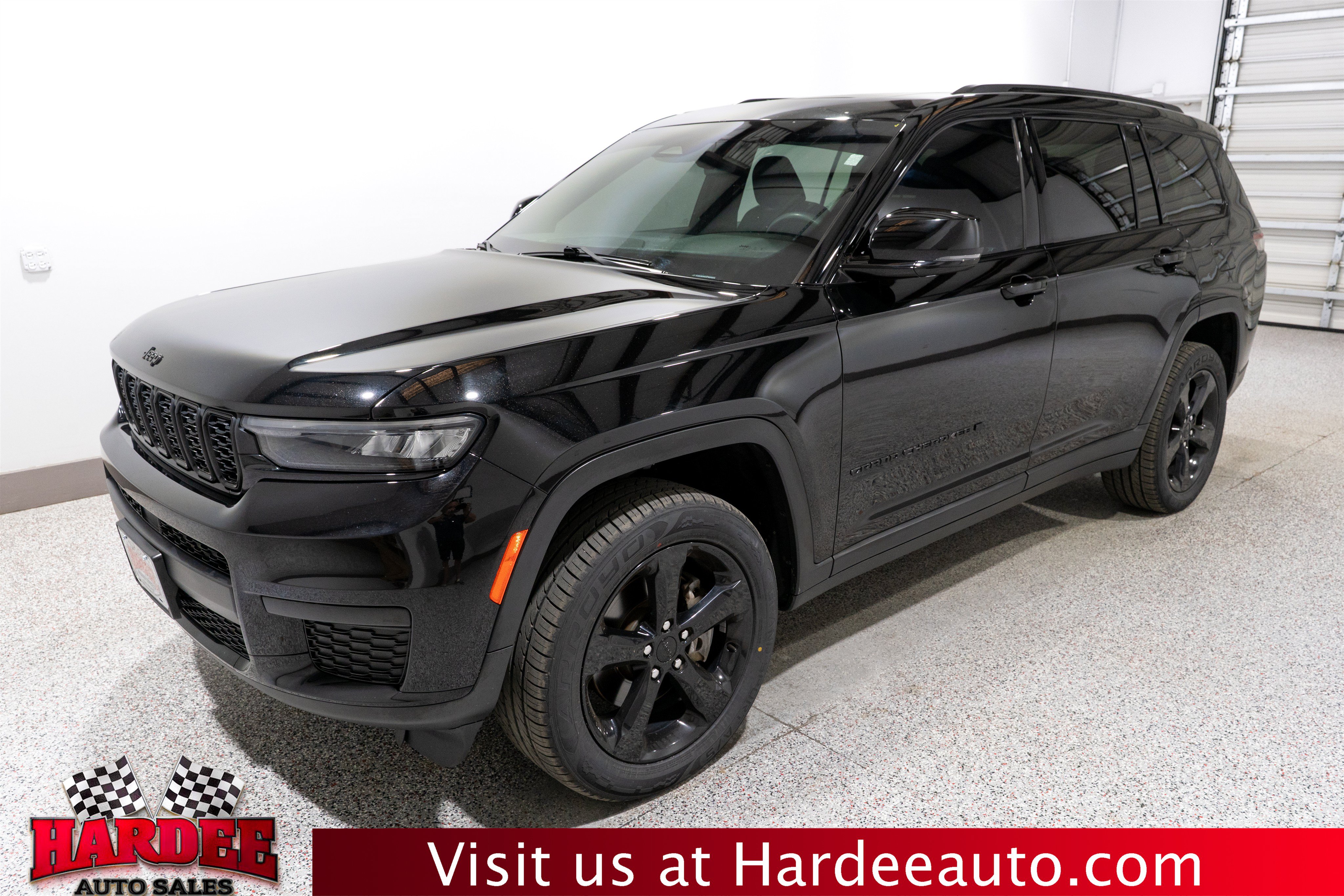 Used 2023 Jeep Grand Cherokee L Laredo AWD/4WD image 2