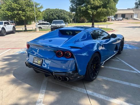 Used 2022 Ferrari 812 GTS RWD image 9