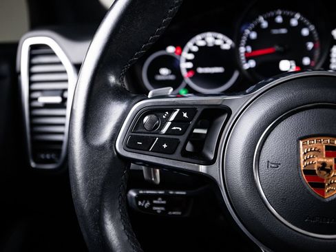 Certified 2023 Porsche Cayenne AWD/4WD image 17