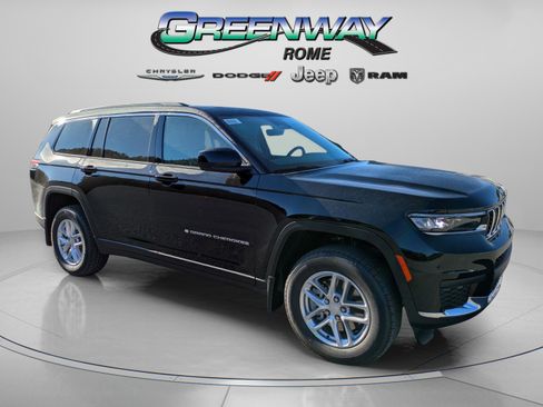 New 2025 Jeep Grand Cherokee L Laredo image 1