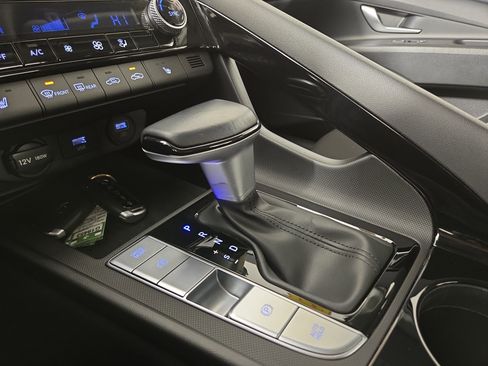 Used 2023 Hyundai Elantra SEL w/ Convenience Package image 23