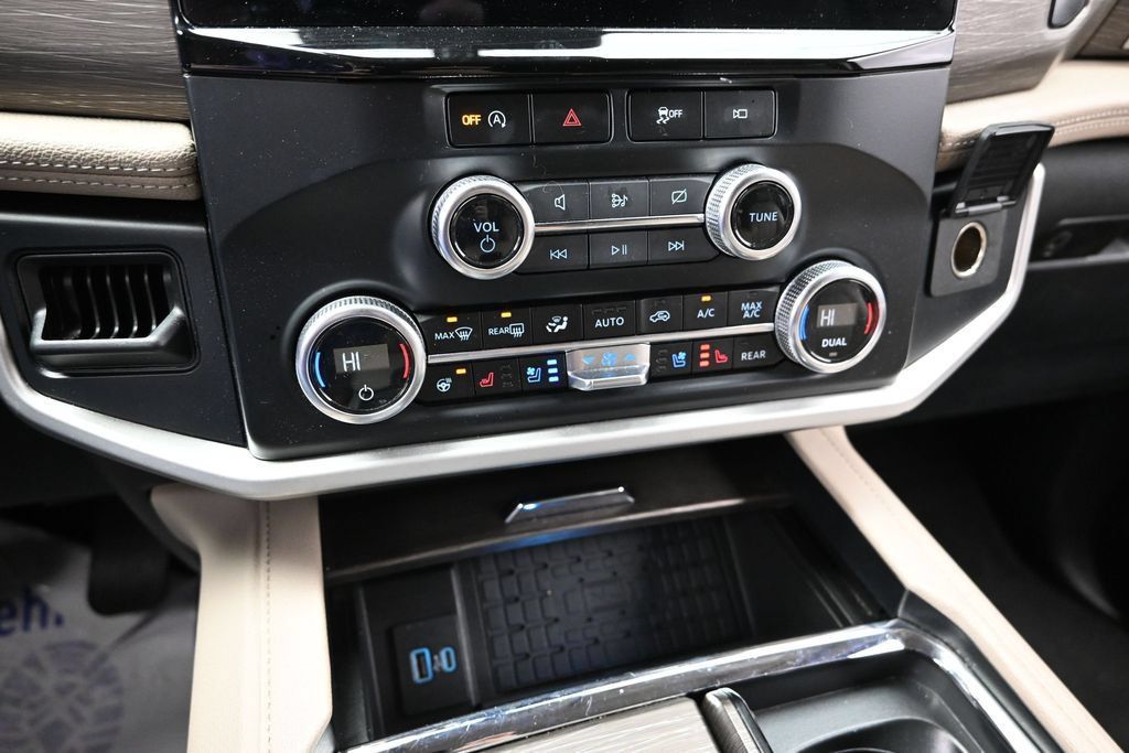 Used 2024 Ford Expedition Limited AWD/4WD image 44